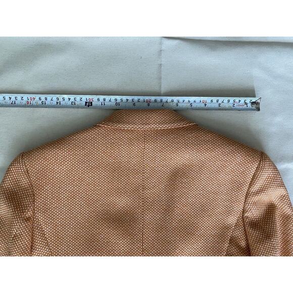 LORO PIANA is a chic single-breasted blazer made of wool and cashmere. - Picture 7 of 16